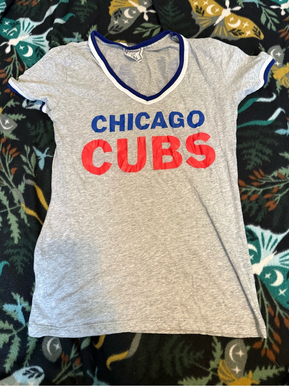Victoria’s Secret PINK Chicago Cubs Play Ball Tee Gray Blue M